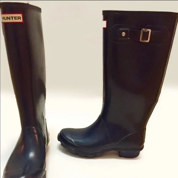 Navy Hunter Rain Boots - Picture 2 of 4